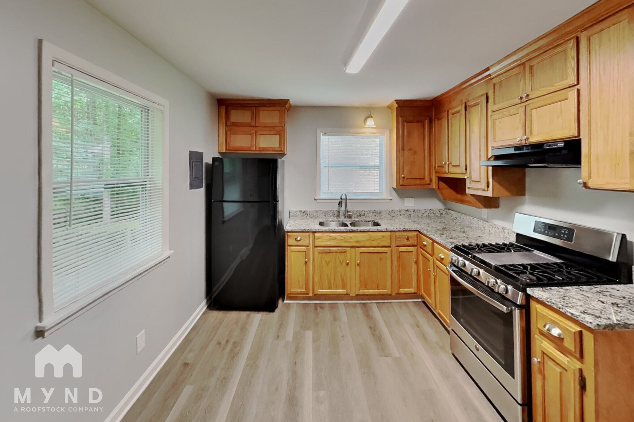 Building Photo - 2405 Longleaf Dr