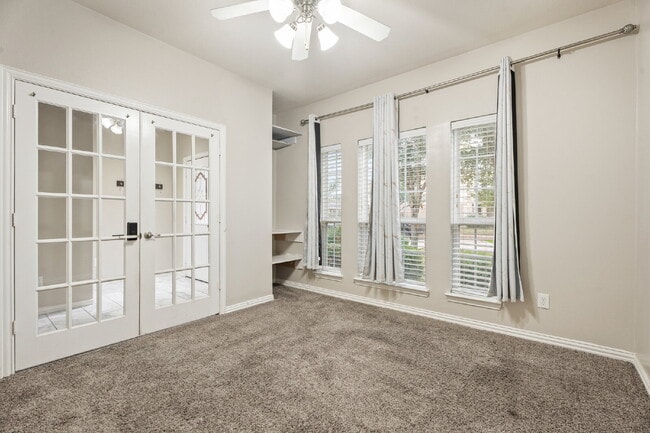 Building Photo - "Charming 4-Bed Home with Elegant Granite Touches & 2.5 Baths!"