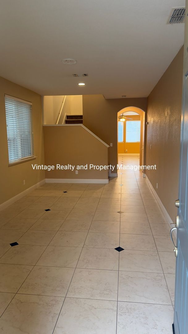 Building Photo - Available Now!!Top Of The Line 4 Bedroom Two Story Home!!!