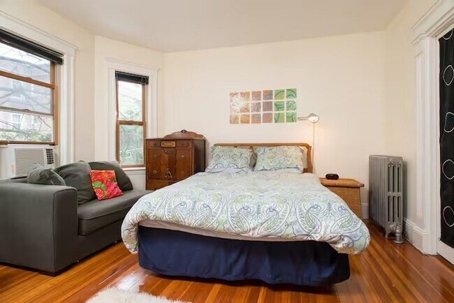 Building Photo - 6 Chatham St