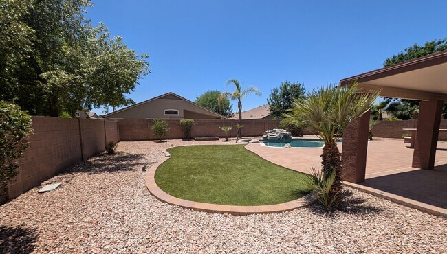 Building Photo - 4 Bedroom Home in the Kerby Estates Commun...