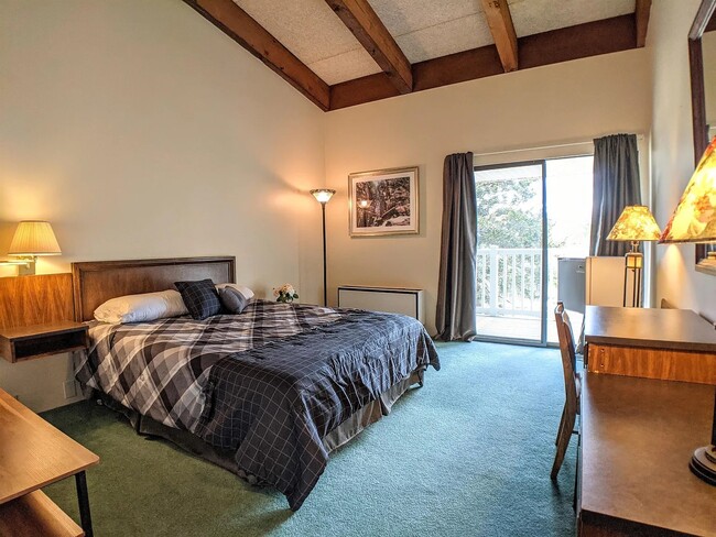Building Photo - Cedar Lodge-308
