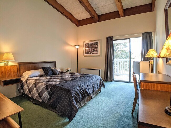 Building Photo - Cedar Lodge