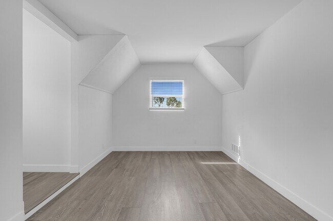 Building Photo - 3052 Burton Ave