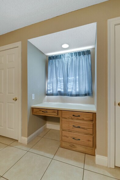 Building Photo - 59267 N Pearl Dr