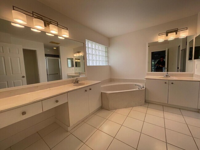 Building Photo - 22875 Barrister Dr
