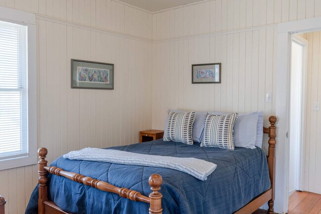 Building Photo - 640 S Columbia St