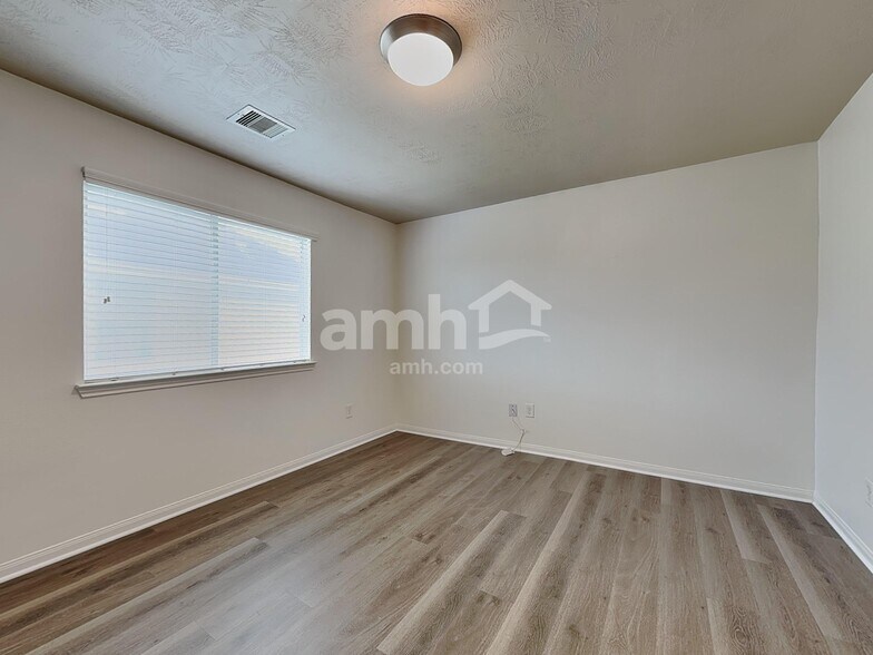 Building Photo - 3406 Maris Way