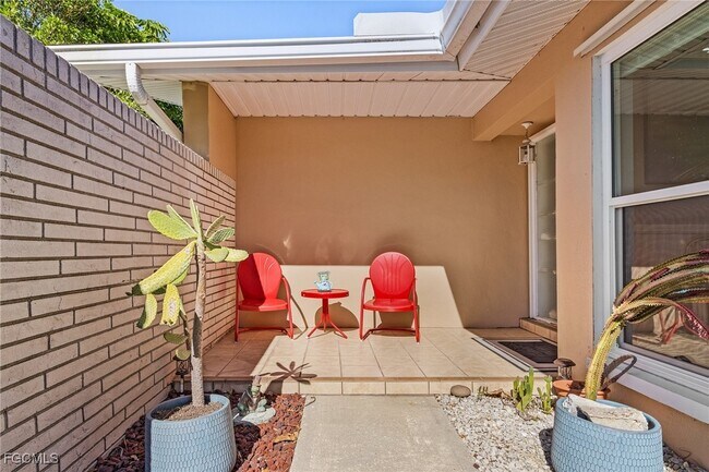 Building Photo - 2823 SE 18th Ave