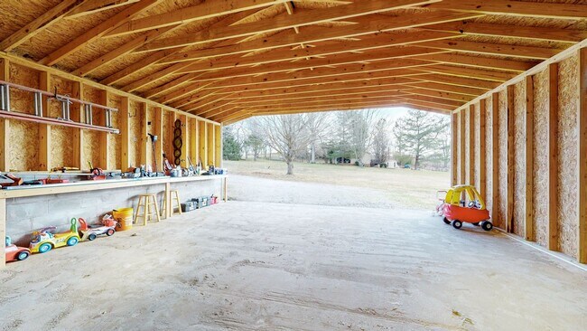 Building Photo - Stunning home situated on over 1 acre in North Thompson’s Station!