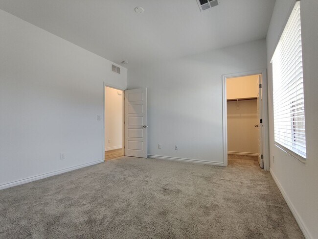 Building Photo - 267 Cordelia Cove Ave