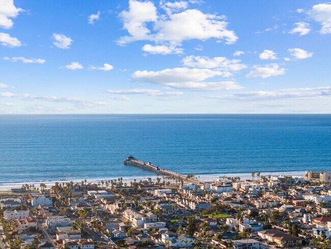 Building Photo - 765 Elkwood Ave