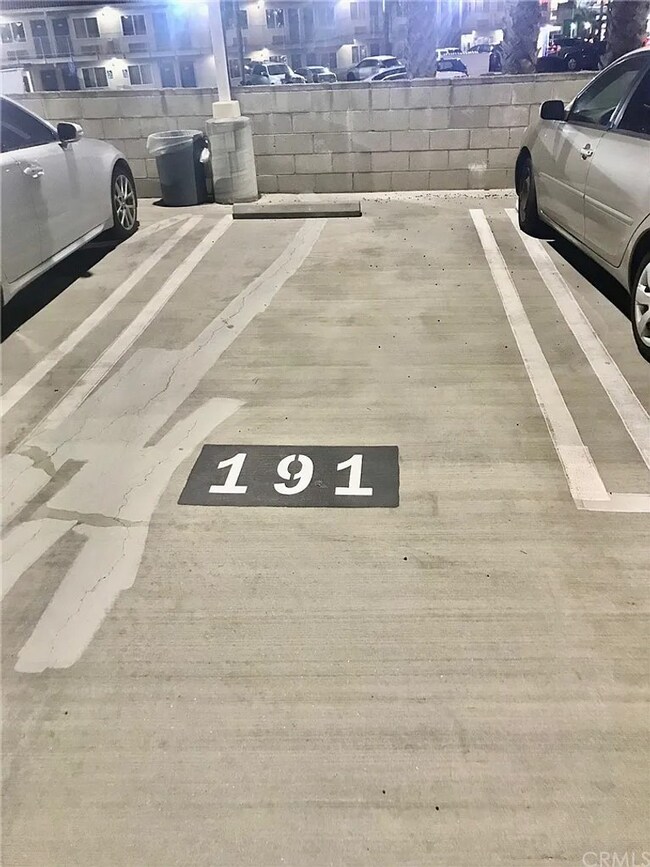 Building Photo - Move-In Ready! Studio Condo! Prime Long Beach Location! 90804