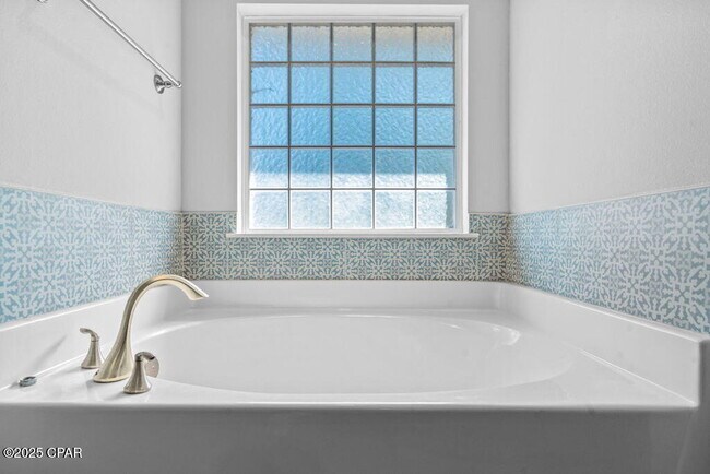 Building Photo - 104 Lake Merial Trail