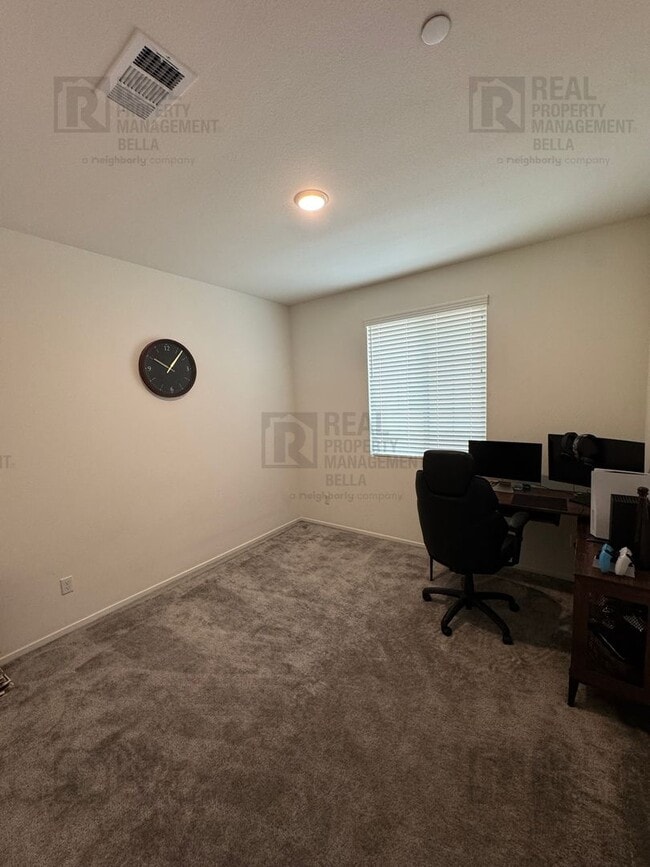 Building Photo - Beautiful 3 Bed, 2 Bath Single-Story Home in McSweeny Farms with Open-Concept Living