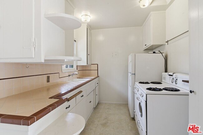 Building Photo - 11165 Sunshine Terrace