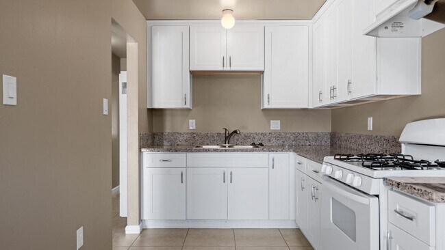 Building Photo - 2 bedroom duplex-home in Rancho Cordova