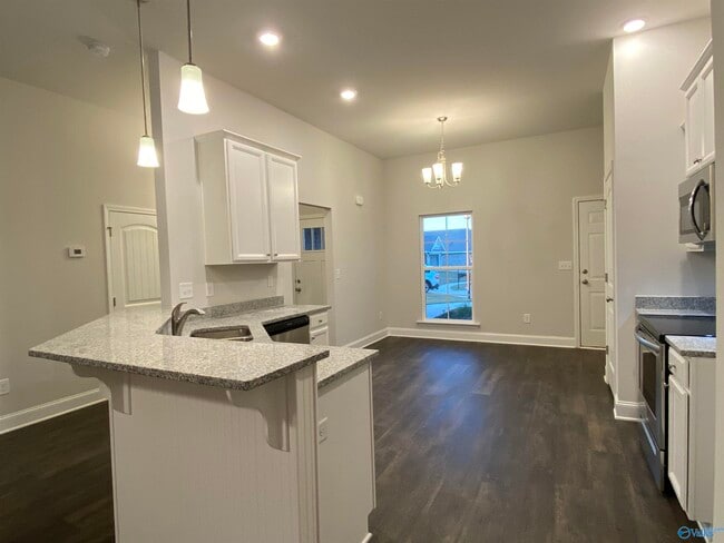 Building Photo - 158 Abercorn Dr