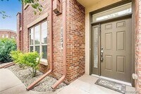 Building Photo - Beautiful 3 bedroom townhouse