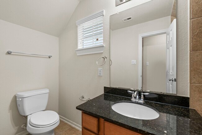Building Photo - 3334 Clearview Villa Way