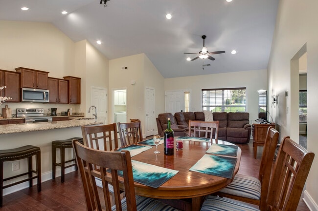 Building Photo - 134 Daleyuhski Way