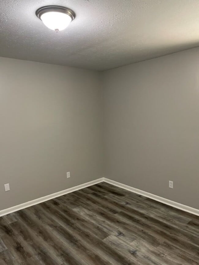 Building Photo - Renovated 3 Bedroom 1 Bath Home for Rent!