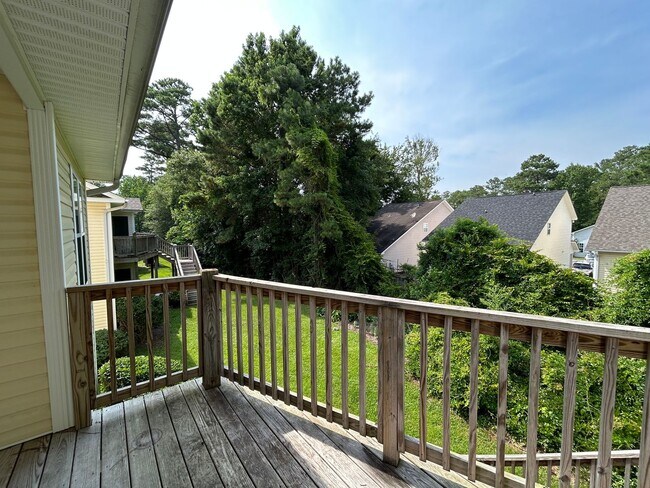 Building Photo - 2BR Condo in Holton Place – Pool, Porch, a...