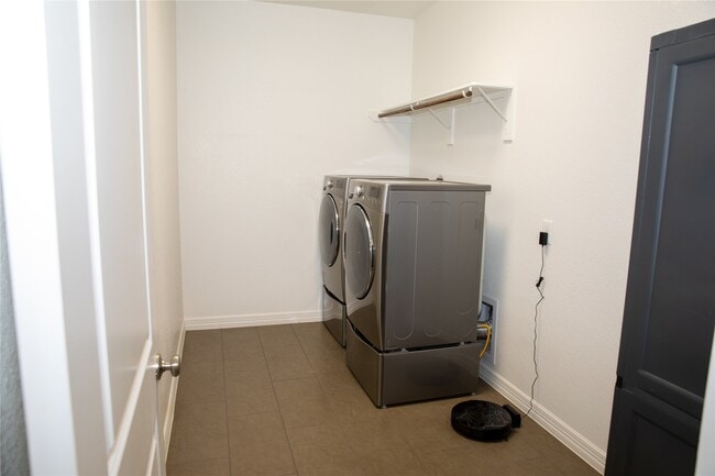 Building Photo - 5519 Caper Shores Ln