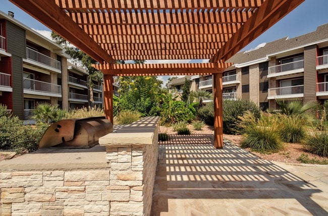 Grilling Station - Bellaire Oasis at Oakwell {20211222}