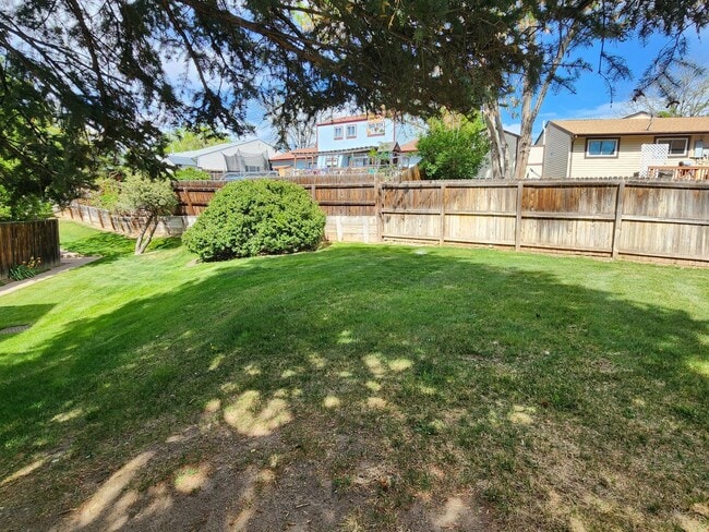 Building Photo - Updated 3 Bedroom Townhome in Great Area!