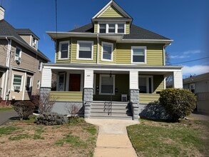 Building Photo - 727 Carlton Ave