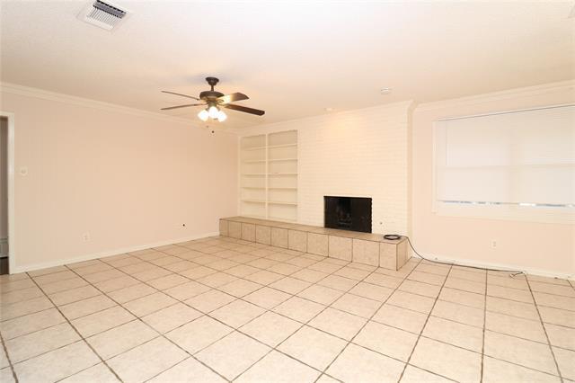 Building Photo - 2703 Peachtree Ln