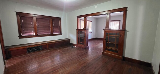 Building Photo - 915 High St