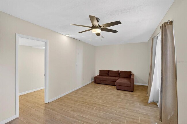 Building Photo - 15047 Woodbury Rd