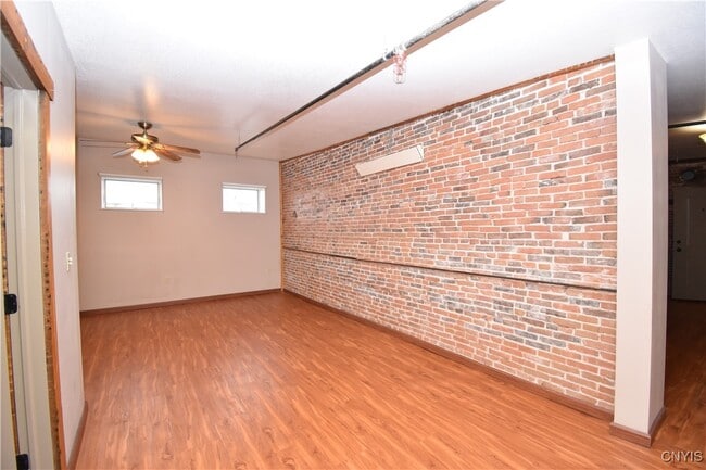 Building Photo - 150 Court St