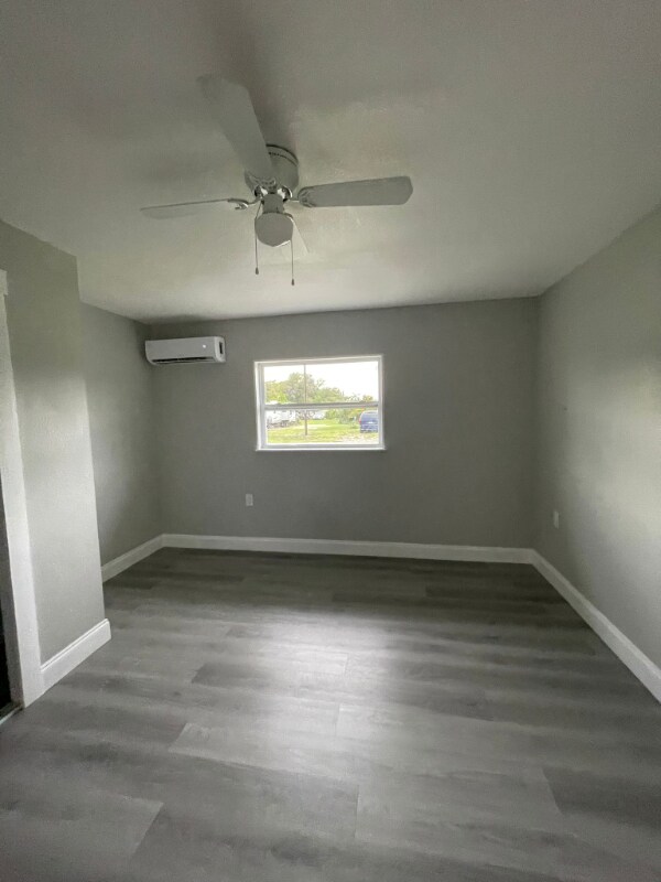 Building Photo - 1122 Neptune Dr