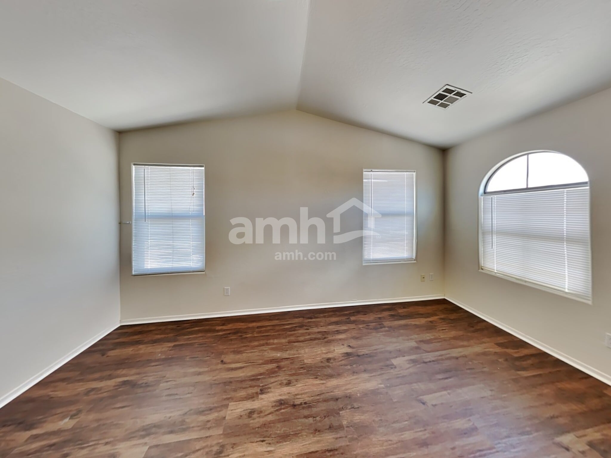 Building Photo - 3822 W South Butte Rd