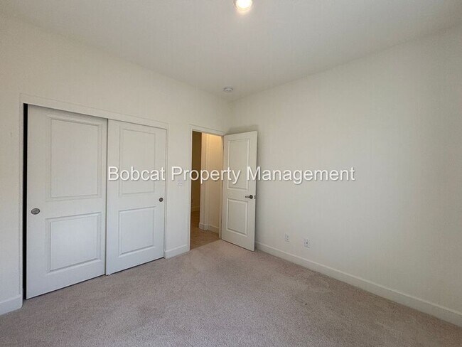 Building Photo - 1120 Dapple Dr