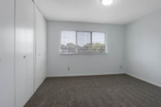 Building Photo - 8704 Wornall Rd