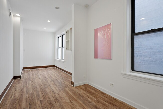 Building Photo - 4837 W Irving Park Rd