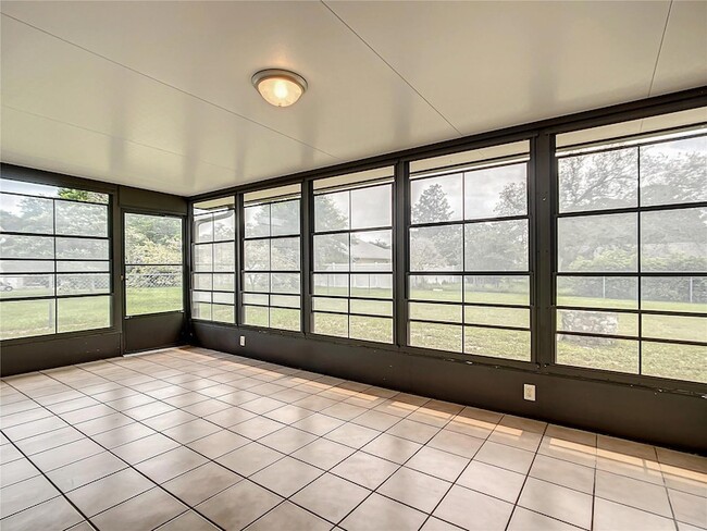 Building Photo - 5576 W Pine Cir