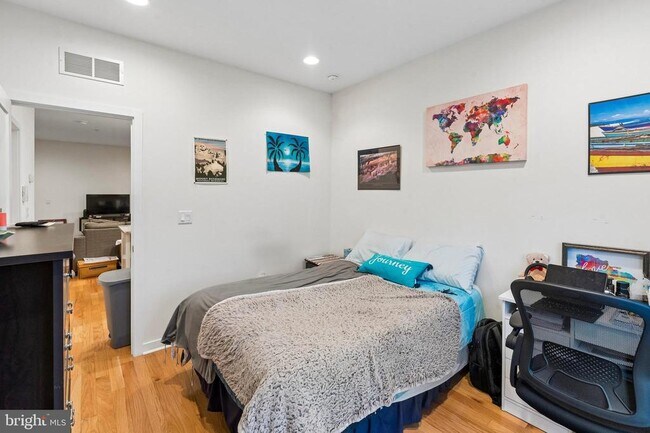 Building Photo - 925 N 20th St