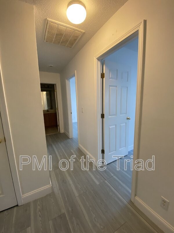 Building Photo - 202 Kinnley Ct