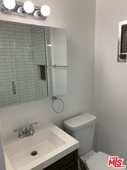 Building Photo - 7924 Clinton St