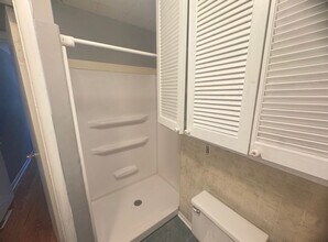 Building Photo - Heritage Hill One-Bedroom, One-Bathroom Ap...