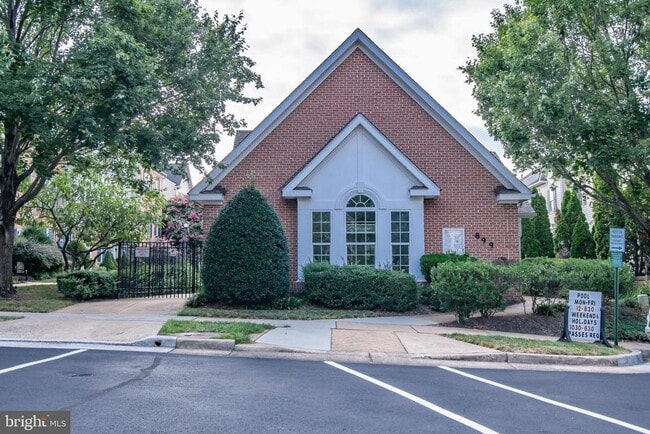 Building Photo - 5832 Cowling Ct