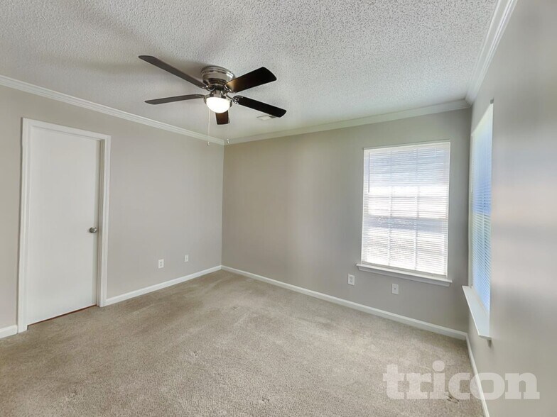 Building Photo - 12209 Stewarts Crossing Dr