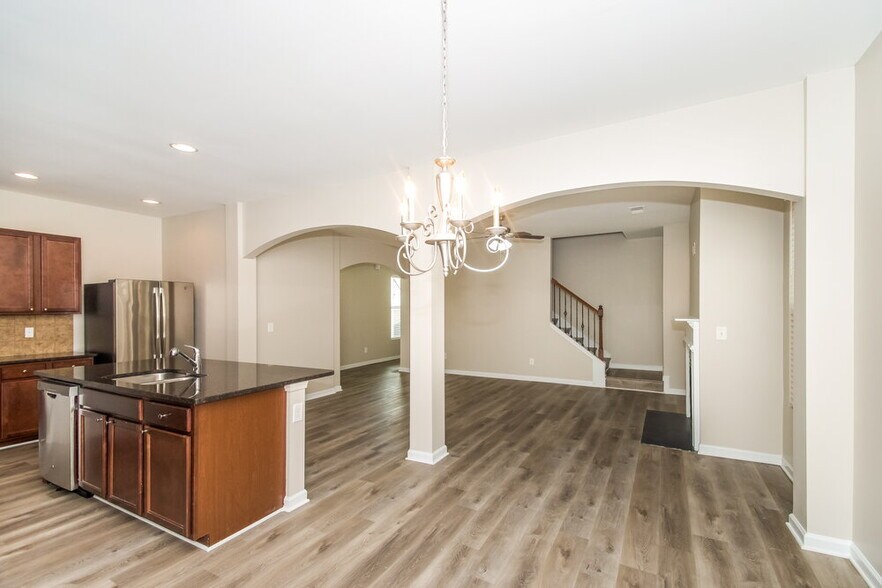 Building Photo - 5163 Rapahoe Trail