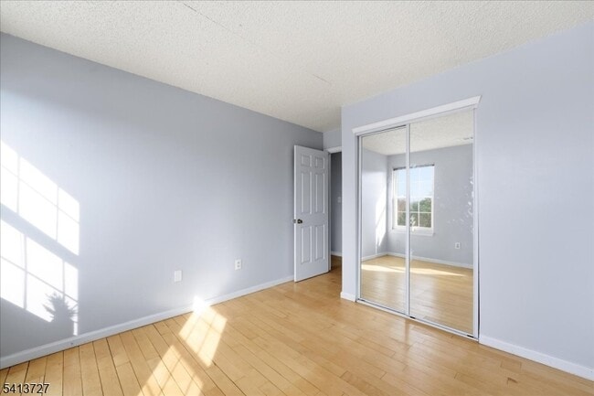 Building Photo - 47 Rutgers Dr