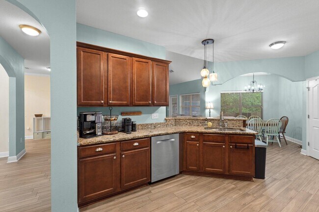 Building Photo - 711 Lime Ln
